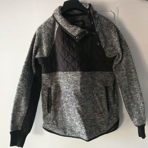 Abercrombie Asymmetrical

Snap-up fleece